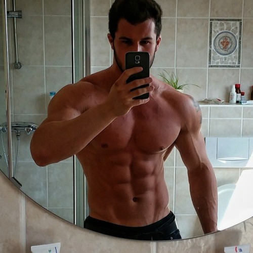 lumbrjax:  Instagram user @andremerzdorf http://ift.tt/1jG6GBQ 