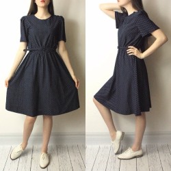 someplacesunnier:  This lovely navy blue
