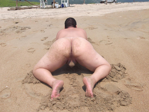 thedo-mestance:  even in the sand 