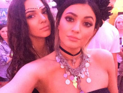 jenner-news:  Kylie: ”Keeping it real in