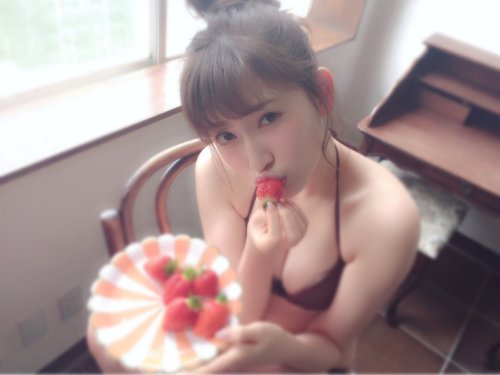 yagura-nao:  Akarin x Mirurun - Offshoot For Gekkan Entame 