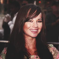 explosivexbgs:  Ashley Rickards Icons | ©explosivexbgs // click for full size