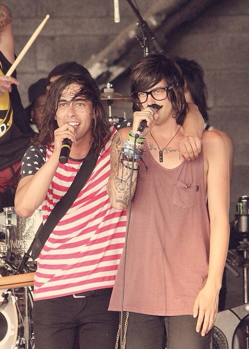sleeping-with-sirens-omf:  Kellic Quentes (All credit goes to the photographers.