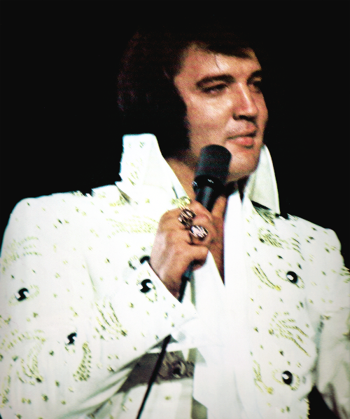 fashion-fit-for-a-king:  Elvis wearing the Saturn aka Planet jumpsuit, in Long