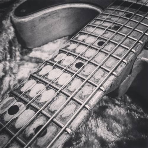 mmguitarbar:  Another #monochromemonday shot for you, the fingerboard of Blake Mills’ 1952 Tel