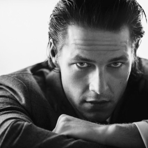 Luke Bracey. You’re welcome!