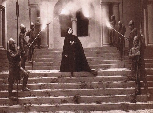 fairytalesandfrills:Asta Nielsen in Hamlet