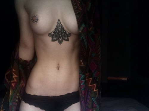 automaticbeardkitty:  skullbxnes:  Mostly Tits and Tats. Asian Sex Tape &gt;&gt;