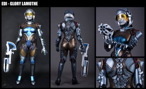 cosplaysleepeatplay:  EA Cosplay Cup Semifinalist.  On 6 November will be announced the 4 finalists giving way to the grand finale. Not surprisingly dominate by Mass Effect cosplays (7 out of 10).  Wonder why are cosplayers  interested on Mass Effect