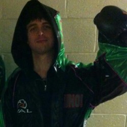 drunkinnewyork:  Green Day boxing via @rivalboxing 
