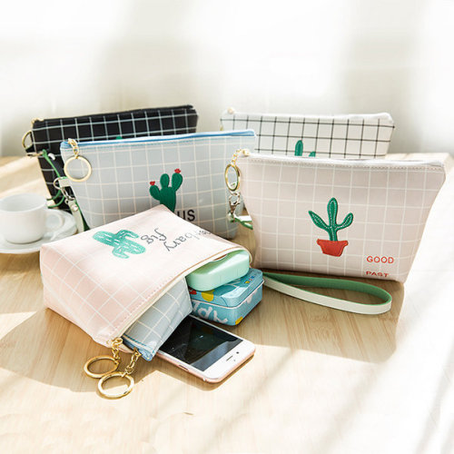 niseu:Green Cactus PU Creative Cosmetic Bag ► discount code : Joanna15