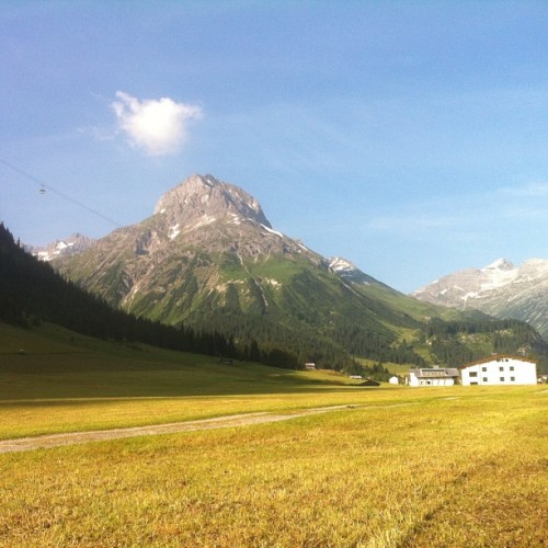 Good morning Lech. Off hiking with the rents @shaunharris1969 #nofilter
