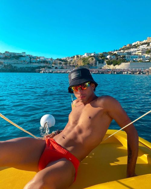 #apulia #gayboy #castromarina #summervibes (at Castro Marina, Puglia, Italy) https://www.instagram