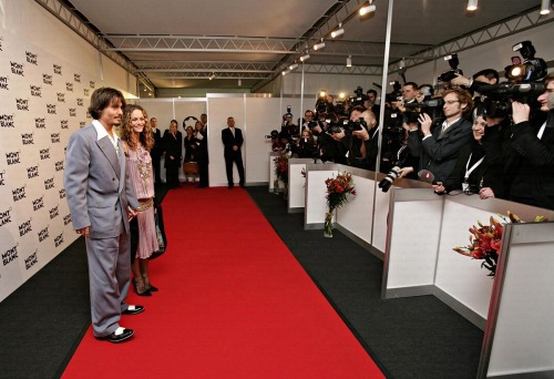 Behind the Scenes: Johnny Depp, Vanessa Paradis, Christopher Lee and his wife Gitte Lee, Naomi Campb