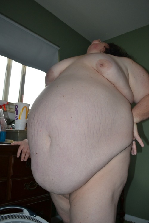 bbw2share: Attn : EVERYONE THAT REBLOGGS this post will get a lil something in their inbox. Expose m