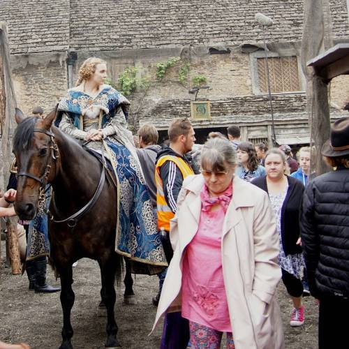 bethwoodvilles:Jodie Comer on set of The White Princess (x) 