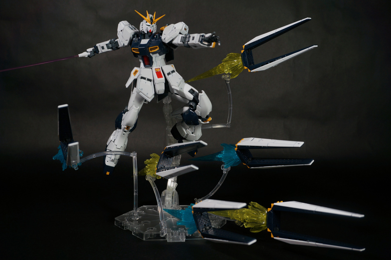 g-29astarothtrinity:  RX-93 Nu Gundam Londo Bell Unit (E.F.S.F.) Amuro Ray’s Custom