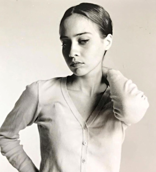 Fiona Apple photographed by Spiros Politis for Altitude Magazine, 1997 (x)