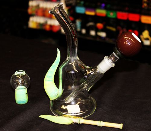 Slime Vigil paired with one of the coconut/bamboo dab set-ups. <3