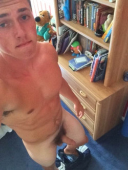 sprinkledpeen:  20-year-old Sean has the perfect dick for my hole