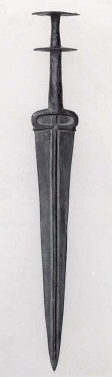 art-of-swords: 10th Millennium B.C.E. Daggers Photo #1 Period: Iron Age II Dated: circa 10th–