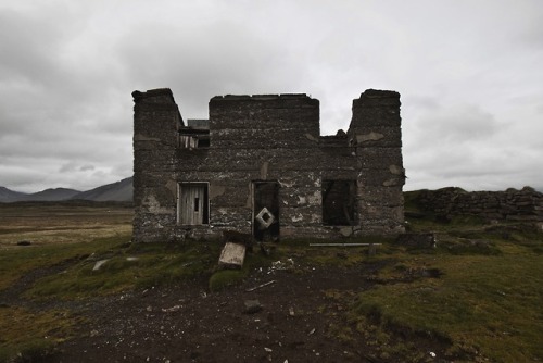 abandoned farmhouses in Icelandphotos by Skyler BrownAbandoned Blog | Main Photo Blog | Facebook | I