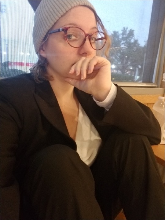 pizzafallon:  Funeral gay can’t sit in a chair