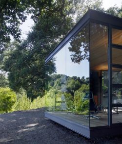 thekhooll:  Tea Houses Architects Swatt | Miers have suspended three glass pavilions over the edge of a valley in northern California 