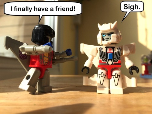 Kreon Skyfire came home today. Starscream is thrilled.