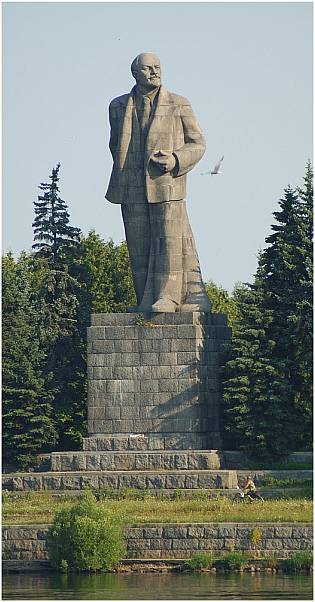 proletariangothic:  I find it morbidly hilarious that Lenin specifically told Stalin