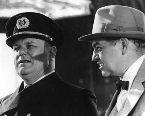  The Hindenburg (1975) - Charles Durning as Captain Max Pruss 