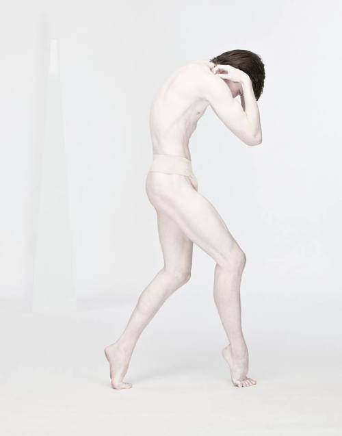 XXX dance-world:    Brendan Saye - The National photo