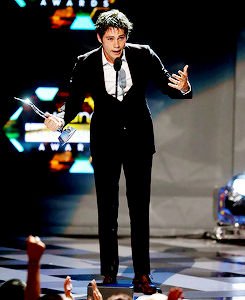 obrien-news:   Dylan O’Brien, winner of Breakthrough Actor Award, speaks onstage