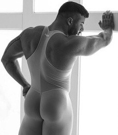 Porn bigbrawnystuds:   photos