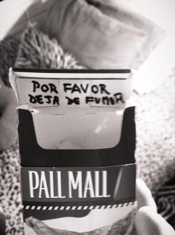 pudransetodos:  crazyandfreehoney:  La tía queria que el Jaimito dejara de fumar.  fumar es decisión de uno.