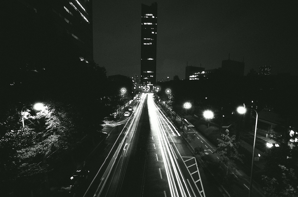black-and-white:  Osaka Business Park (by miho’s dad) 