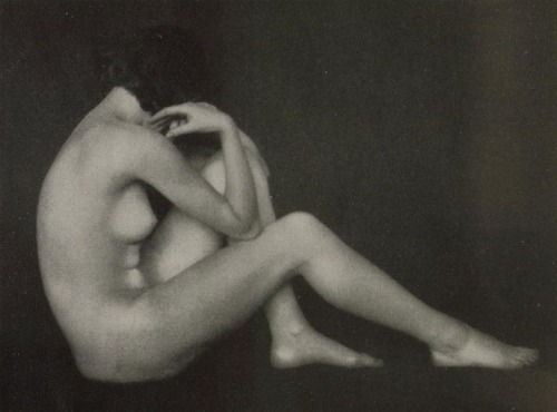 holdthisphoto:  1932