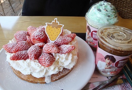 threemilk:    タルギワッフル+アイスカフェラテ＆アイスチョコミントラテ