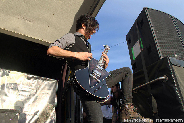 bonyknees-sleepyeyes:  Brandon Hoover of Crown The Empire on Flickr.