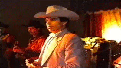 mibellavidaloca:  muthafuk:  Chalino Sanchez quite possibly being told he is about to die. This was his final performance.  I heard somewhere that in that note they told him they were going to kill him..and they did.