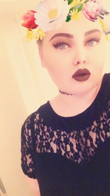 daddyslittlebub:  I’m v v v drunk and my makeup is banging  I must be ok cause a 60 yr old hit on me Gonna get daddy to dominate me to fuck in a bit with whips and shit yesss💖