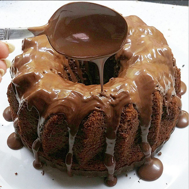 foodffs:  Double chocolate pund cake covered in warm Nutella. I wish I noted this