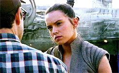 margots-robbies:Daisy Ridley in The Force Awakens Extras.