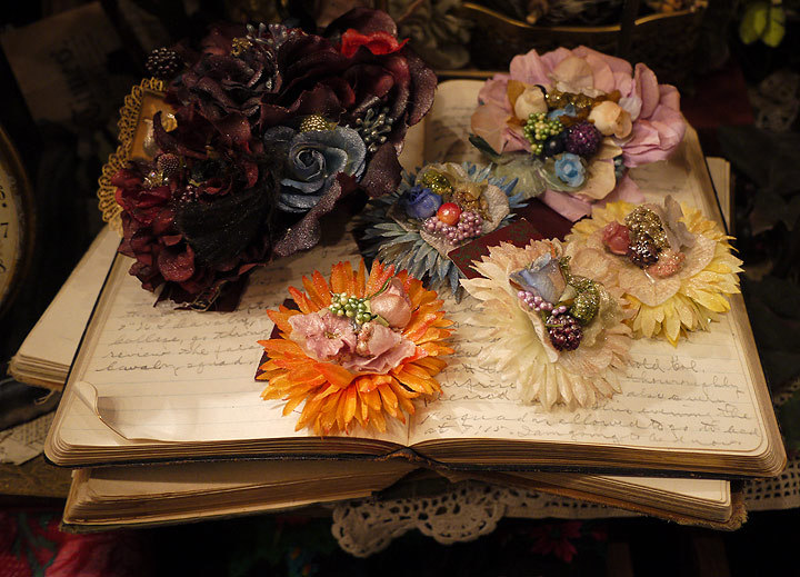 prussia-senpai:  afraidofthebathhouse:  Grimoire Almadel, Shibuya. Images via Tokyo