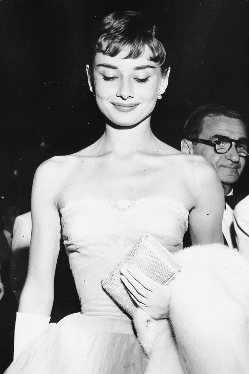 XXX missingaudrey:  Audrey Hepburn at the Roman photo