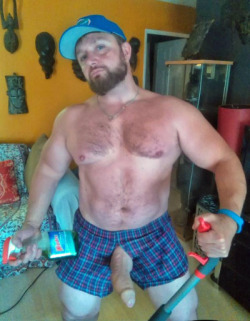 xlbigmanstuff: more big man stuff at http://xlbigmanstuff.tumblr.com/ over 40,000 followers!  Grrr!