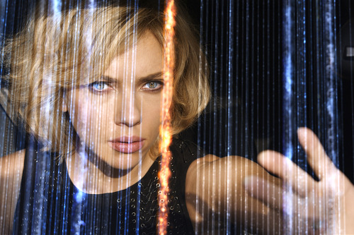 2 x Scarlett Johansson, 2 x science-fiction. Mais comment fait-elle pour passer d'un film indé