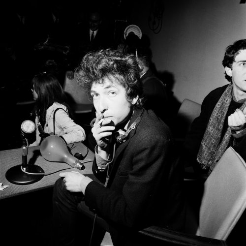 Bob Dylan meets the media at the ‘lightbulb’ press conference, April 1, 1965