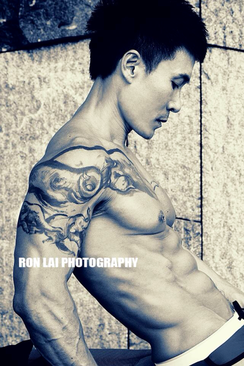 yumyumasianhunks:  yum yum Asian hunks. check out my blog