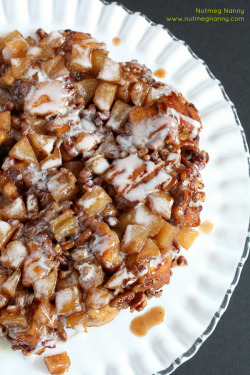 craving-nomz:  Nutty Cinnamon Roll Apple